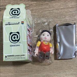 NEW Rare Series 44 100% Bearbrick Netflix Squid Game Robot Doll Horror
